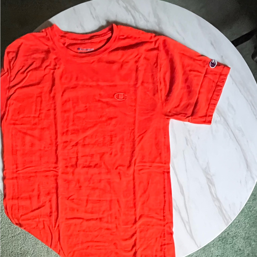 🏷️2/$20 - Champion - Orange Crew Neck T-Shirt - Size Small